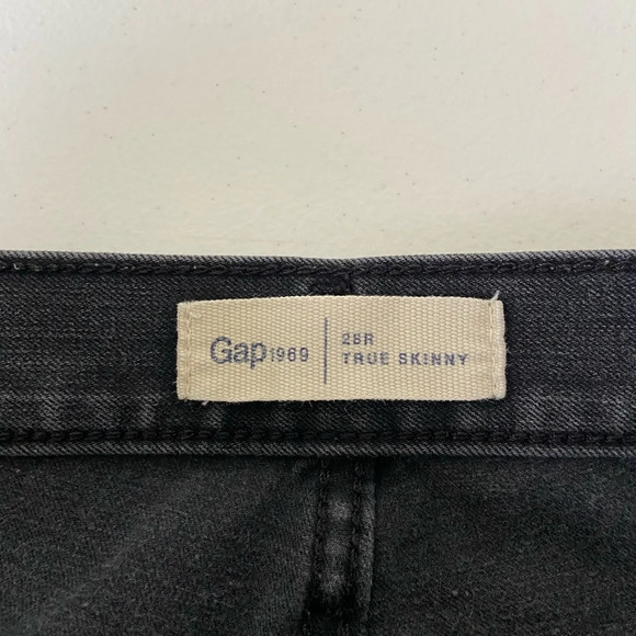 EUC | GAP women’s true skinny black denim jeans — size 28 - Picture 6 of 7